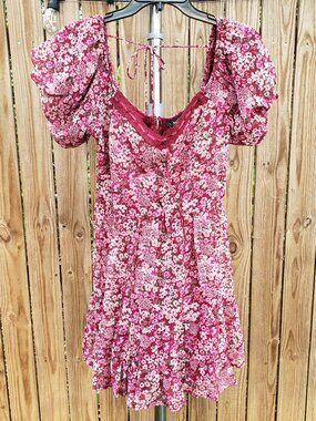 BNWT TRIXXI velvet red / bright white floral mini lined (L)